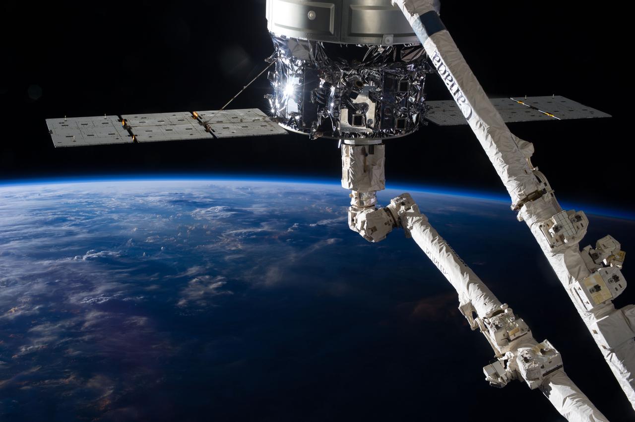Canadarm2 official NASA archive view