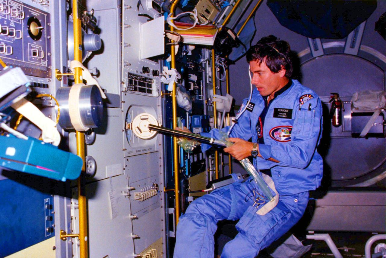 Spacelab 1 official NASA archive view