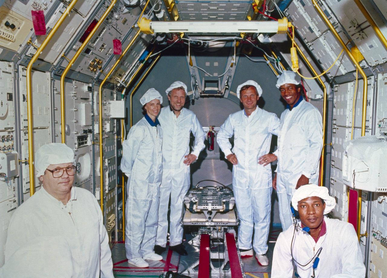 Spacelab D-1 official NASA archive view